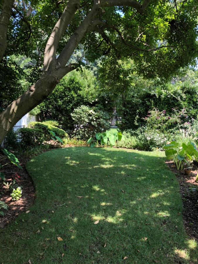 Cheerful Getaway/garden/by State Park. West Hempstead